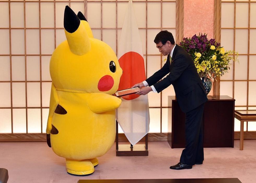 Pikachu y Hello Kitty, embajadores de Japón